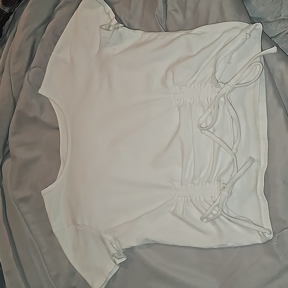 Hollister baby tee sz medium white